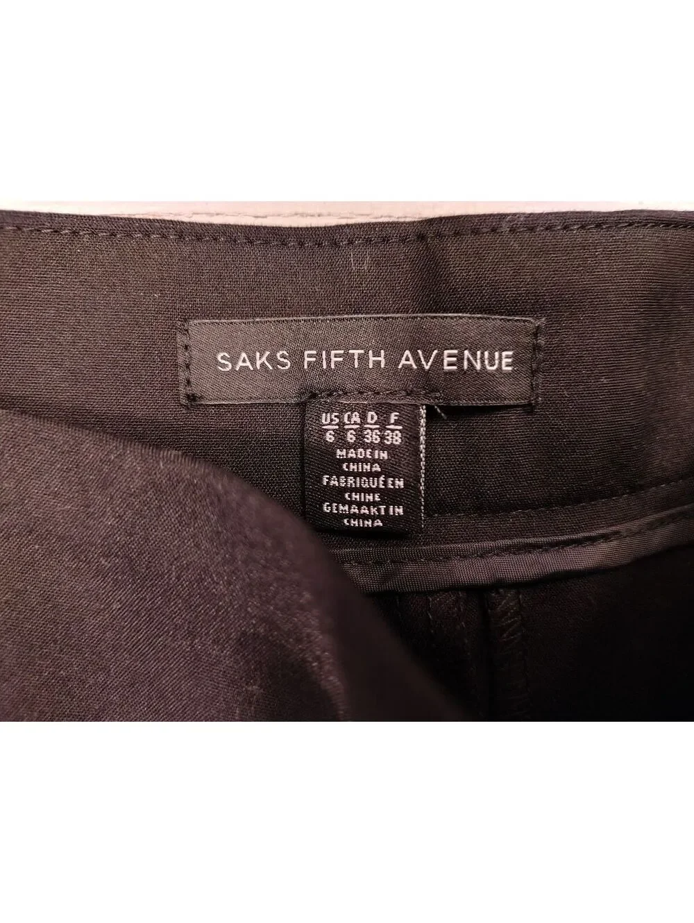 Saks Fifth Ave Women's Black Dress Shorts Size 6 NWT